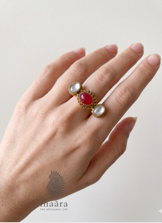 Dina Finger Ring