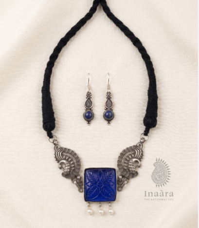Carved Glass Choker Set