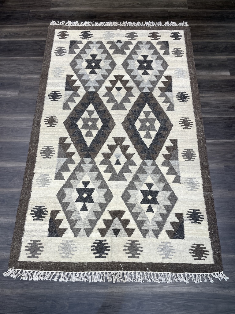 Handwoven Dhurrie (6x4ft)