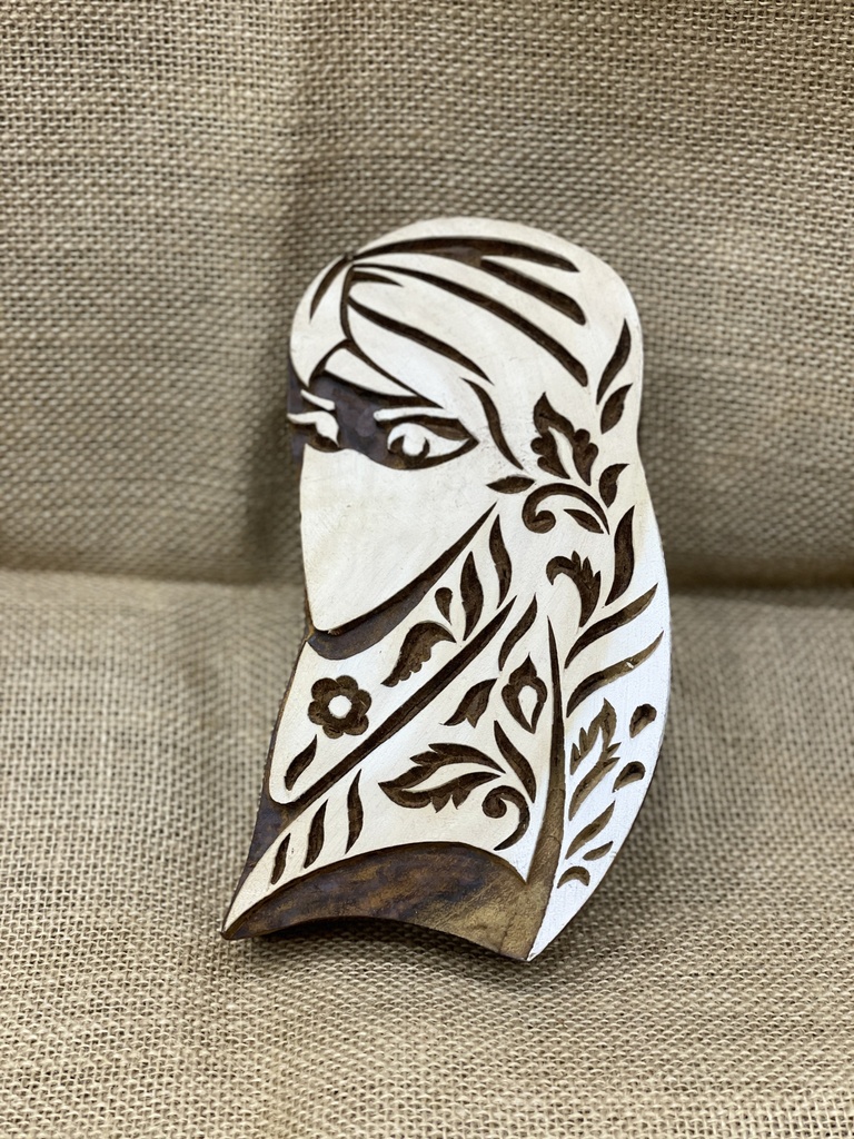 Niqab Wall Decor-Right