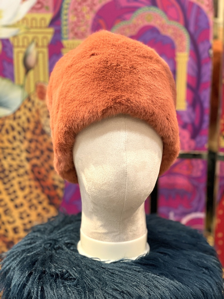 قبعة فرو شتوية – مرجاني