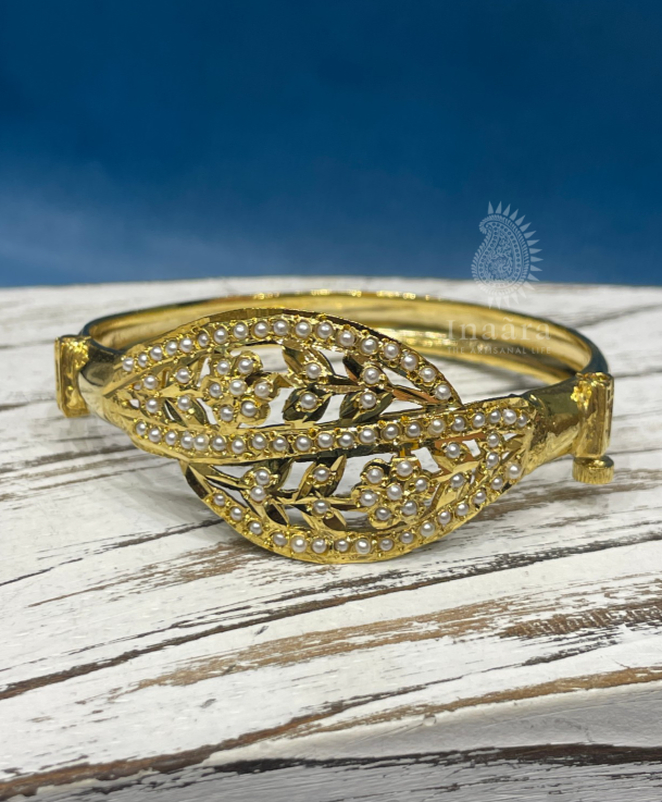 Jadau w/ Pearl Bangle