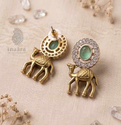 Camel Motif Earrings - Pista
