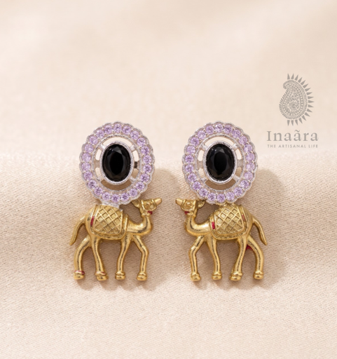 Camel Motif Earrings - Black