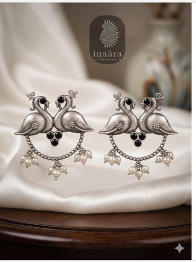 The Silver Lovers Swan with pearl