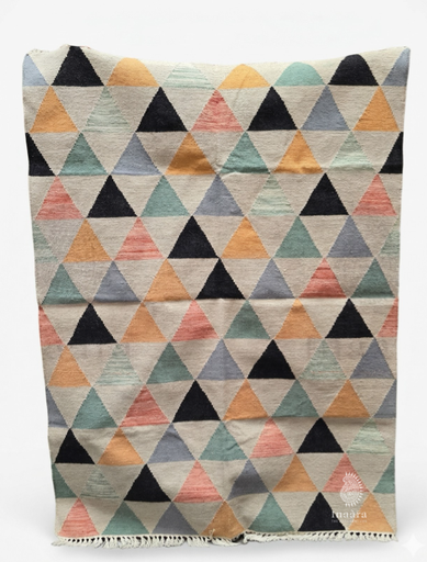 [inaara_sp00504] Pyramids Handwoven Rugs -Black Triangles/6x4ft