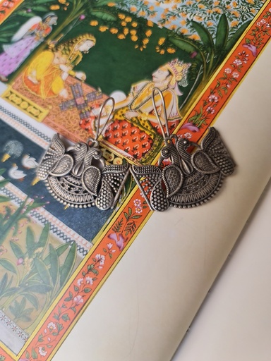 [inaara_sp00618] Peacock pattern brass earrings