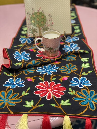 Emb. Table Runner(39x149cm)