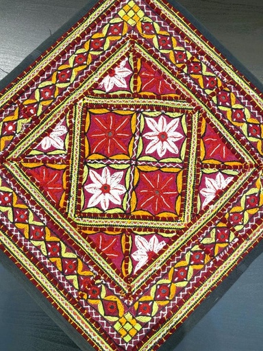 غطاء وسادة بتطريز زهري