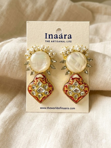 أقراط مطلية بالمينا الميناكاري باللون الأحمر