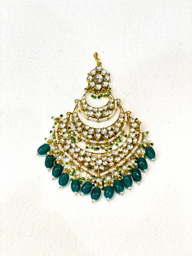 Kundan Passa w/ Green Beads