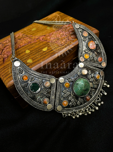 عقد طوقي (كولار) عتيق مزين بأحجار كريمة - أخضر