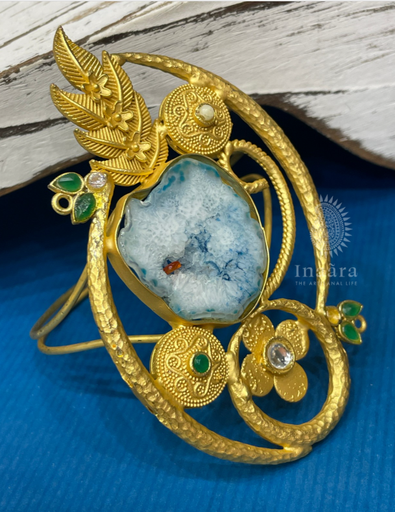Agate Slice Handcuff w/ Flowers
