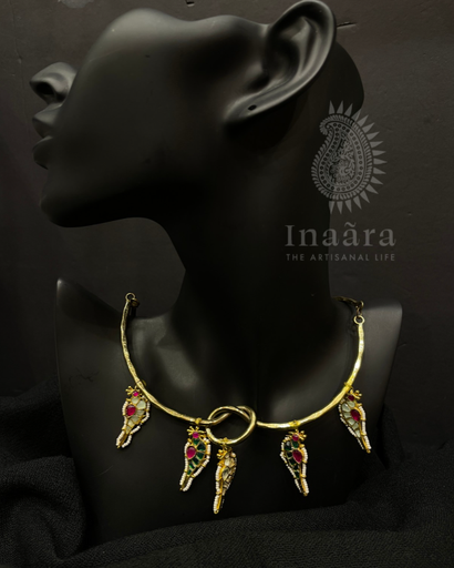 Choker Necklace w/Bird Pendant Motif